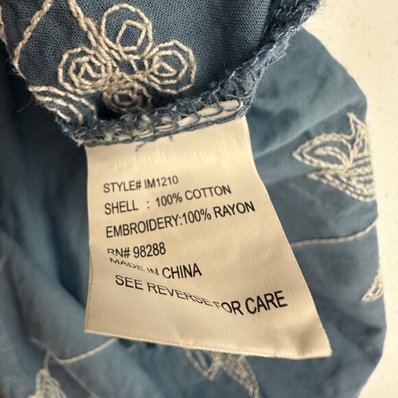 Cal Style Womens Pullover Top Size XL Blue Embroidered Floral Boho Hippie Flowy - Picture 4 of 8